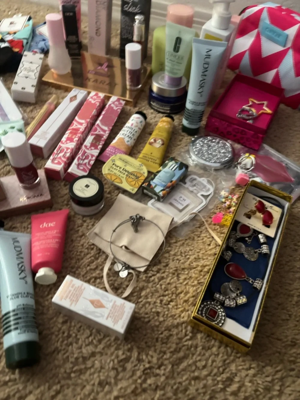 Lowwwwww start get this shit out of my closet - Picture 4 of 6